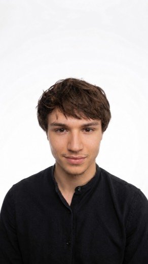 Porträtfoto von Elias Delil, Entwicklung · Support, Gründer von WZb Webhosting